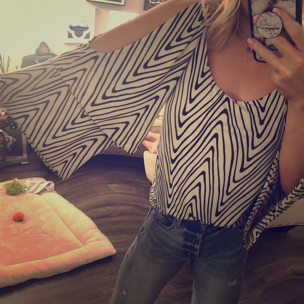 Black/White Pattern Cold Shoulder Top - image 1